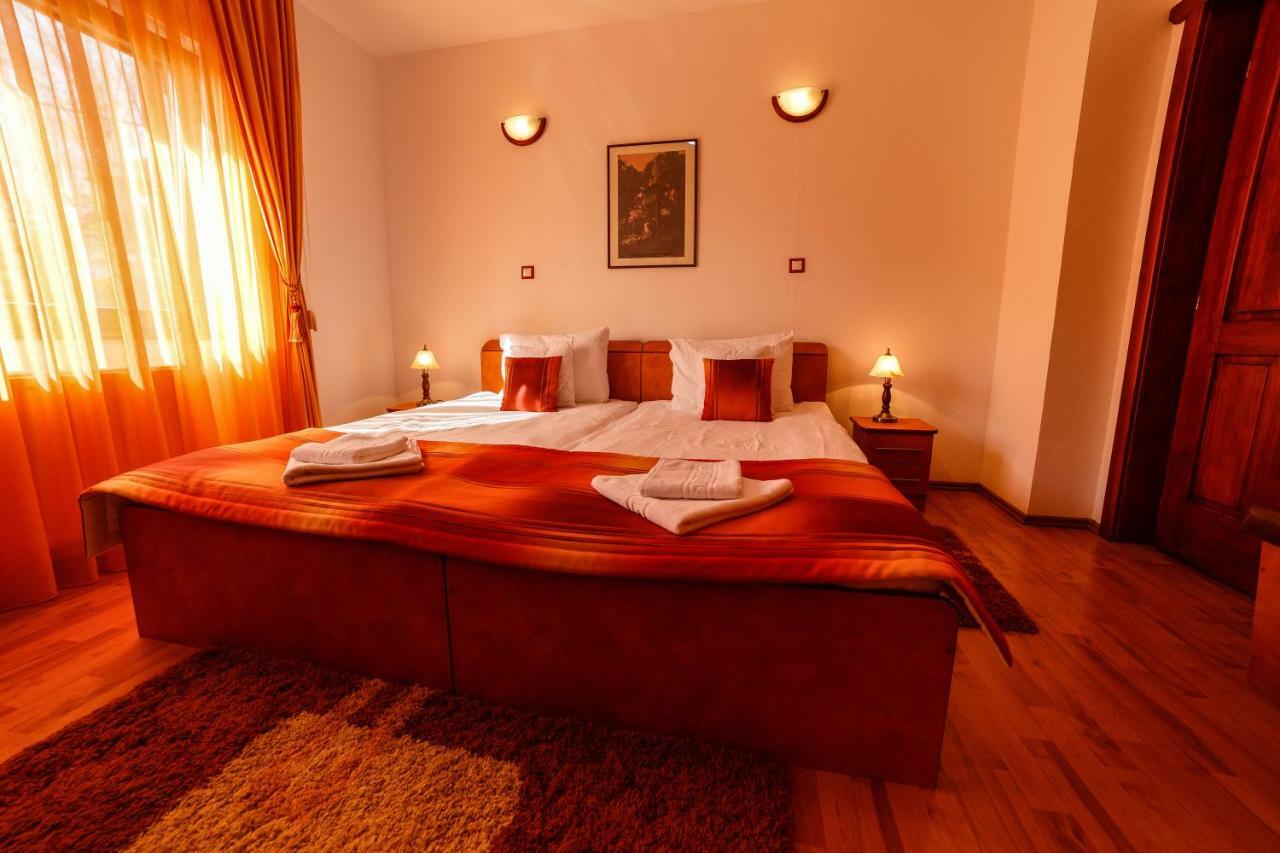 Bed and Breakfast Pensiunea Eva à Sovata Extérieur photo