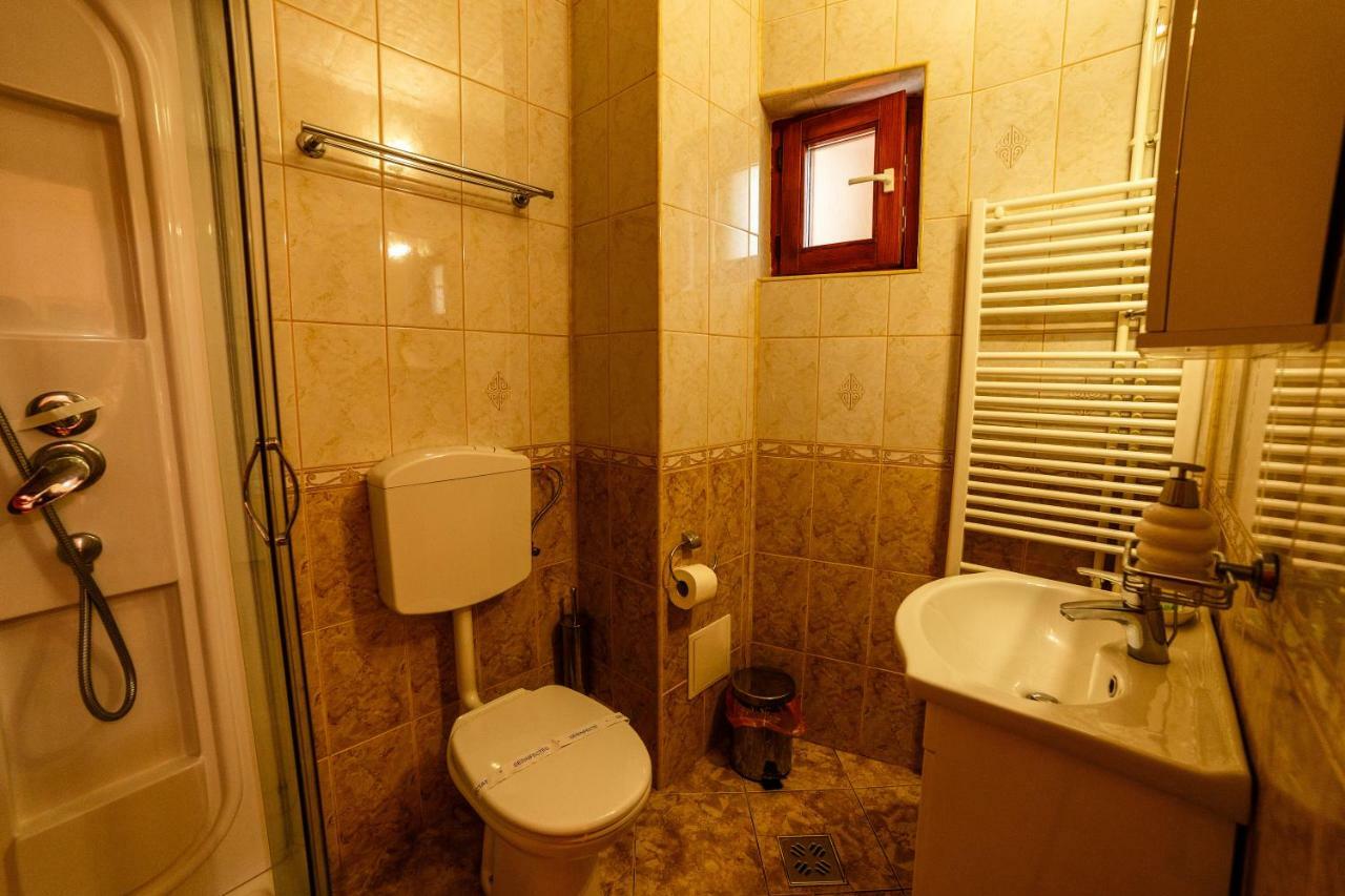 Bed and Breakfast Pensiunea Eva à Sovata Extérieur photo