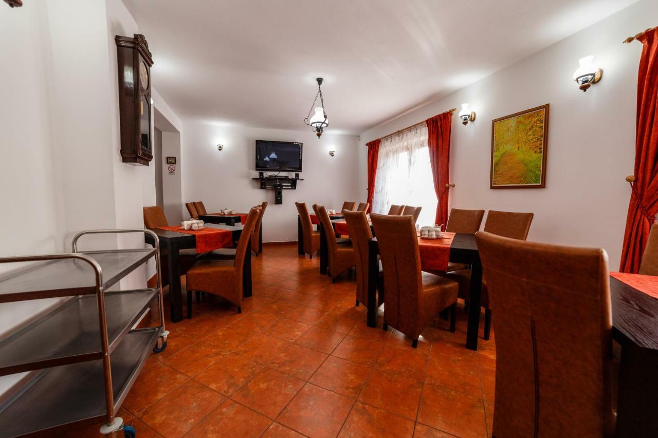 Bed and Breakfast Pensiunea Eva à Sovata Extérieur photo