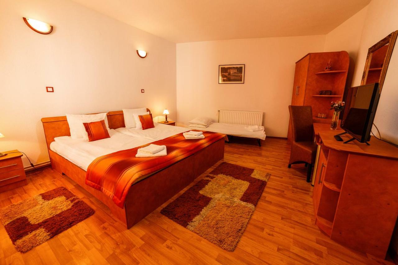 Bed and Breakfast Pensiunea Eva à Sovata Extérieur photo